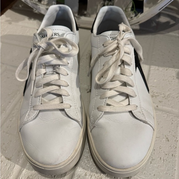 Women’s Skecher’s shoes - Picture 3 of 3